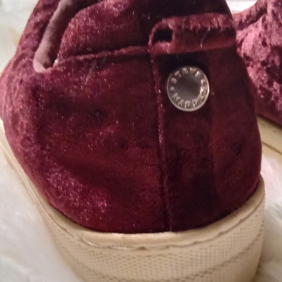 Steve Madden Velvet Sneakers, Size 8.5 - Picture 3 of 3